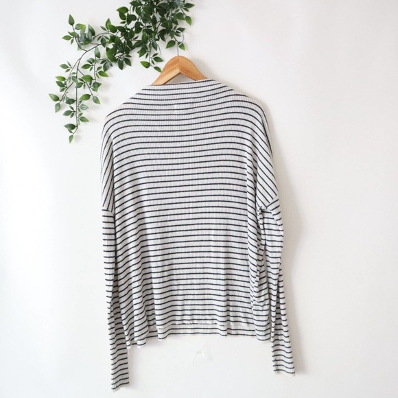 Lucky Brand Women's Soft Ribbed Long Sleeve Gray Striped Top - Picture 3 of 4